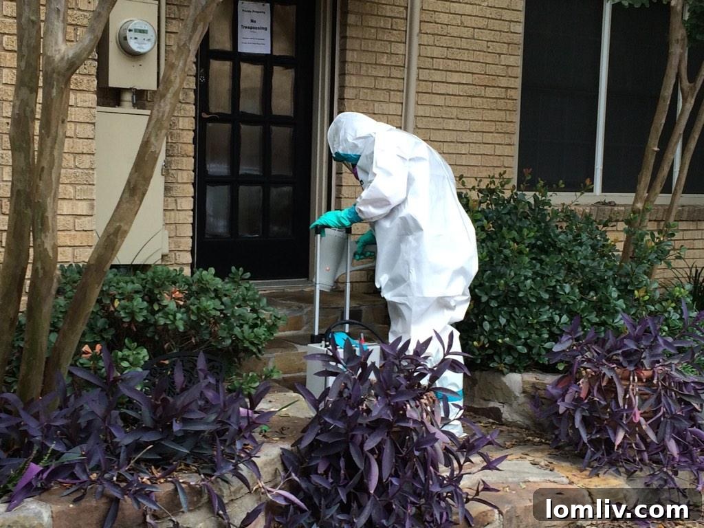 Dallas Nurse Becomes Nation's First Domestically Acquired Ebola Case, Second Overall 7 Medical staff preparing to enter an isolation area