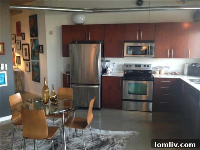 Beat-Condo-507-Kitchen-Dining