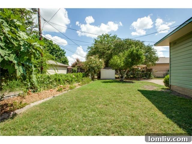 7319 Bennington Side Yard