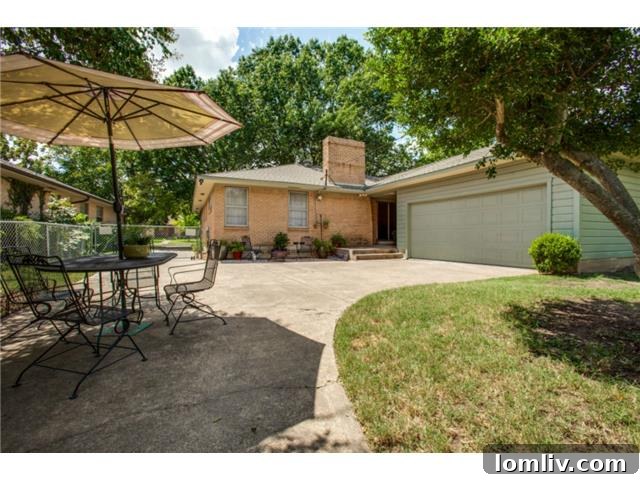 7319 Bennington Patio Driveway