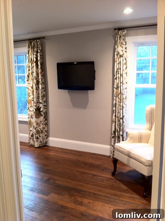 8919 Forest Hills Blvd Cozy Bedroom