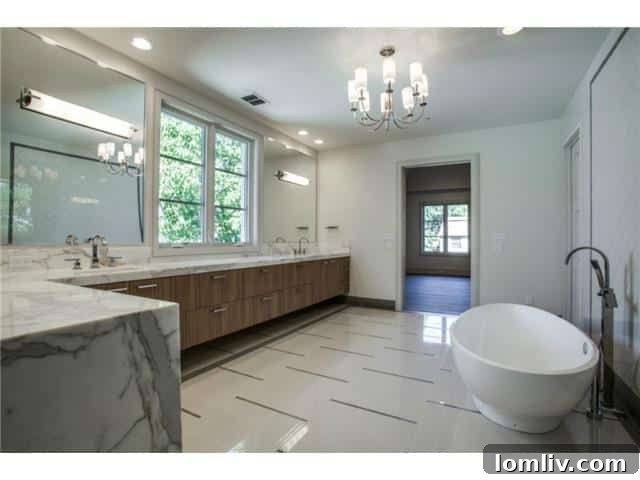 3216 Colgate Avenue - Master Bathroom View 2