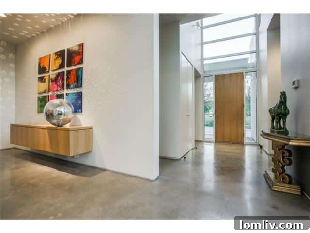 Inviting Entryway with Modern Aesthetic