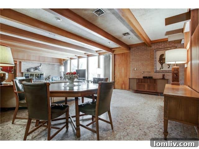 Expansive Great Room Ideal for Family Gatherings