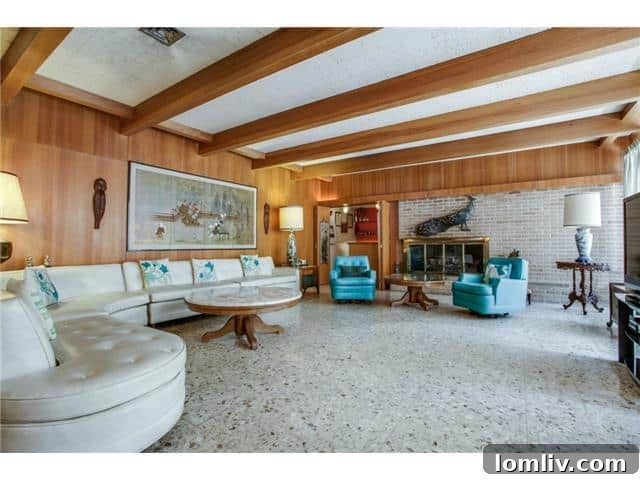 Comfortable Family Room for Relaxation and Entertainment