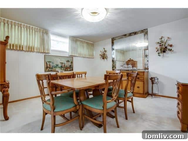 Elegant Formal Dining Room Perfect for Entertaining