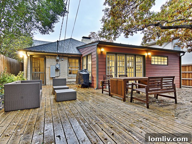 6426 Westlake Backyard Deck - Ideal for Entertaining