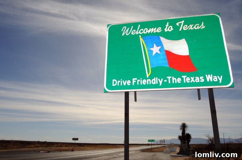 Welcome to Texas - Signpost welcoming visitors to the state