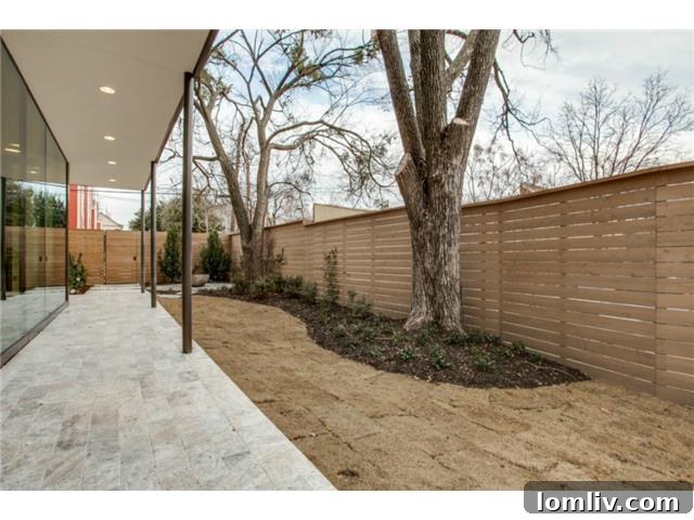 Landscaped Side Yard Area at 4112 Cole