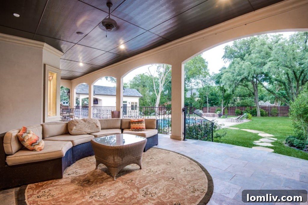 Outdoor Dining Area Grill