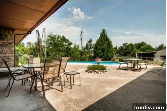 102 Skyline Drive Poolside