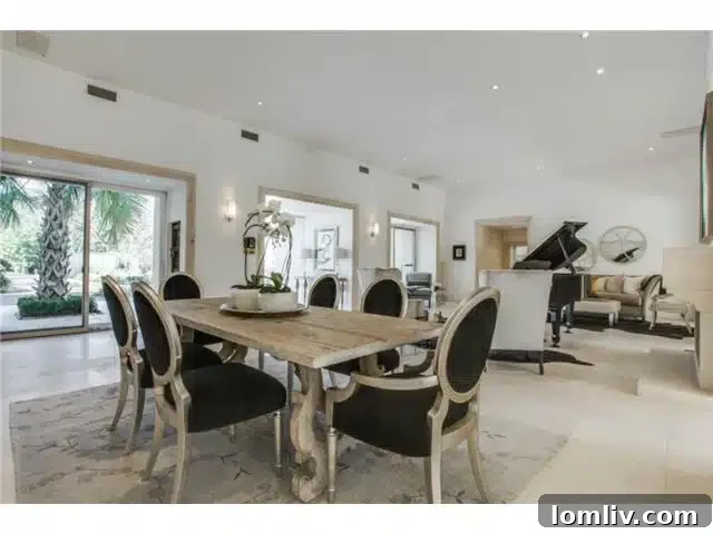 8626 Lakemont Dining Space