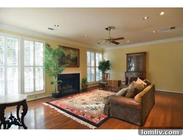 5805 Trail Meadows Living Room