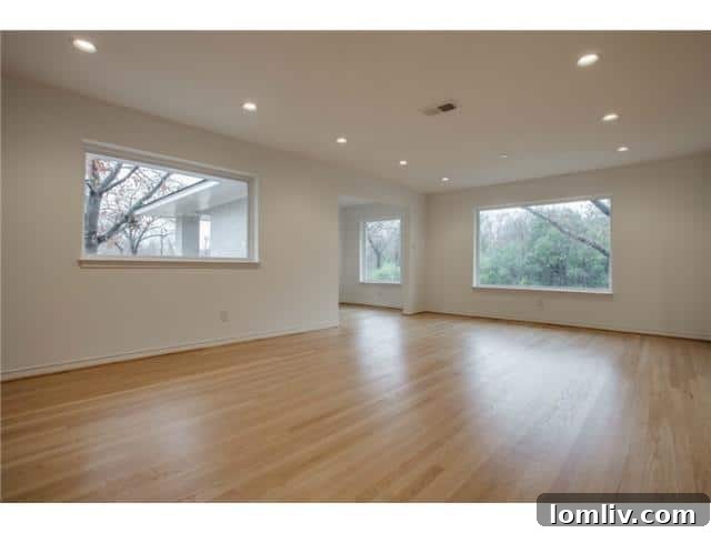 Open Concept Living and Dining Area, 11666 Saxon