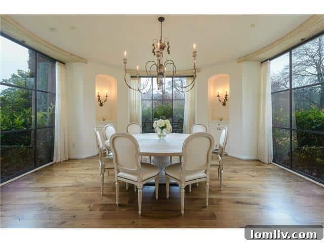 3700-Euclid-dining