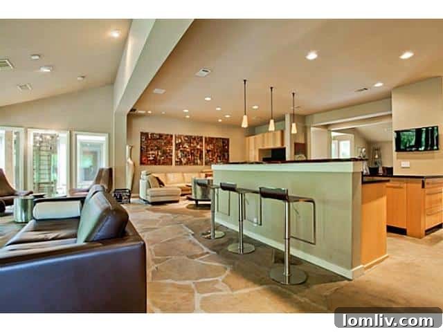 Luxurious Bar and Living Area for Entertaining