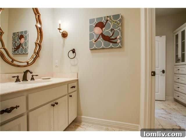 Luxurious Ensuite Bathroom with Dual Vanities