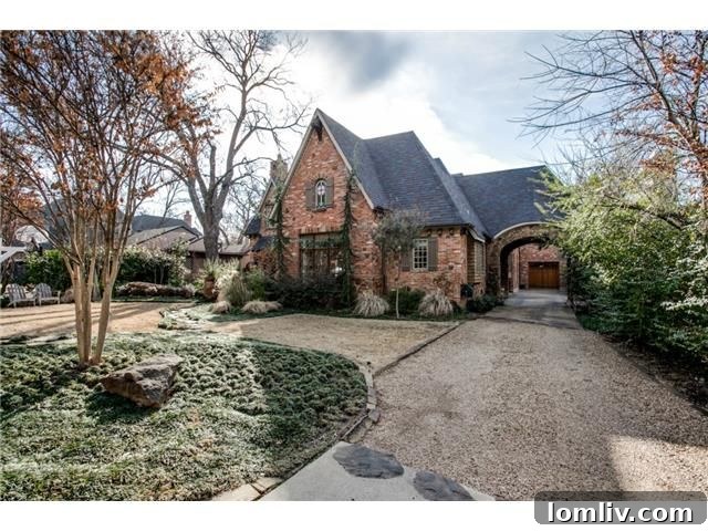 6210 Lakehurst Elegant Porte Cochere Entrance