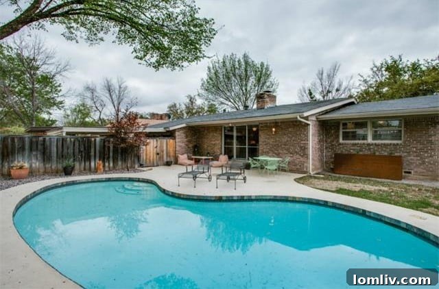 Outdoor patio space, perfect for entertaining by the pool