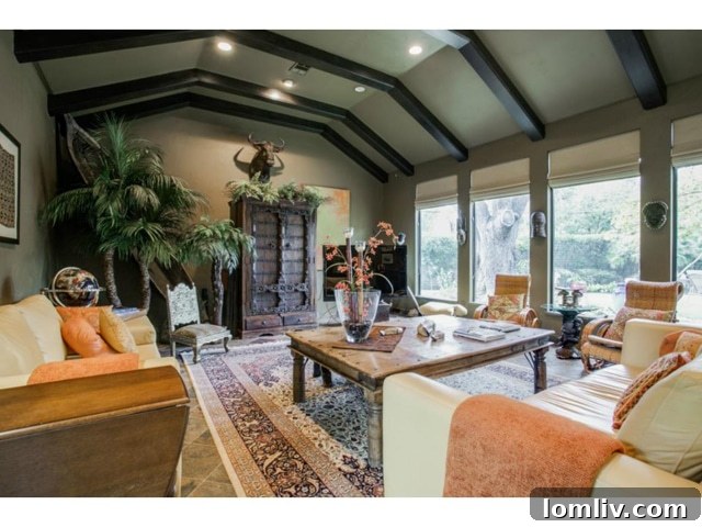 Comfortable Family Room Flowing to Outdoor Entertainment