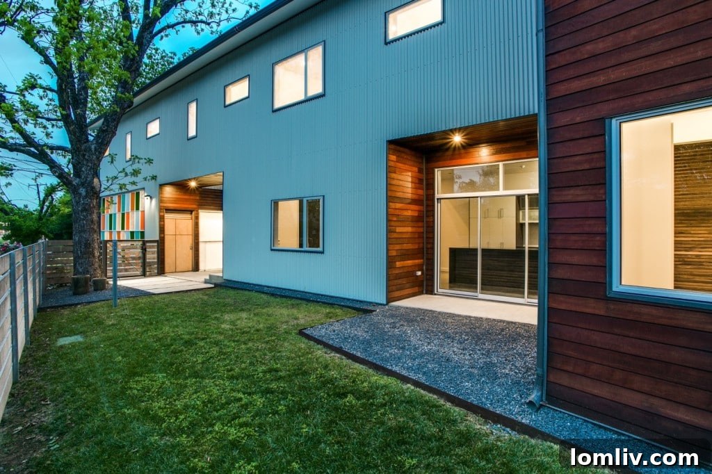 5103 Milam Street Dallas - Inviting Outdoor Patio Space