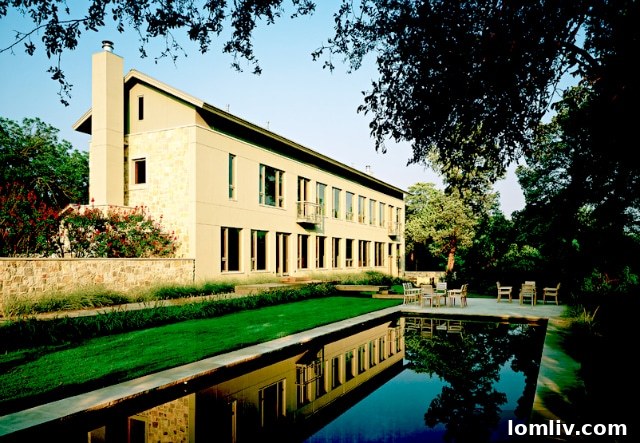 Robert Raymond's East Dallas Family Residence Exterior