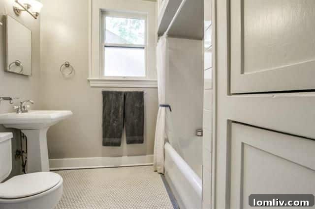 731 Lipscomb Ave Second Bathroom