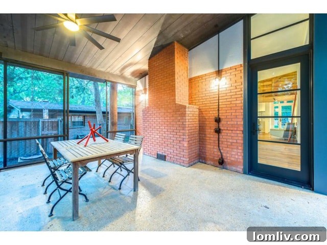 Screened patio for outdoor living and entertaining at 983 Sylvania
