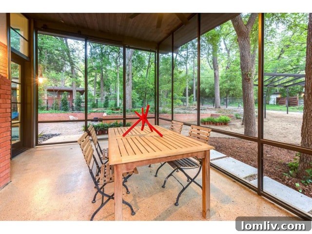 Another view of the spacious screened patio at 983 Sylvania