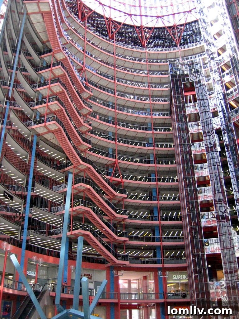 Illinois' Thompson Center Atrium: A prominent example of full-on post-modern architectural design with challenges.