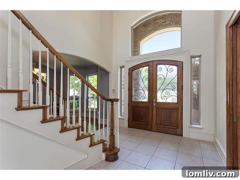 413-Windwood-Court-foyer-1024x768