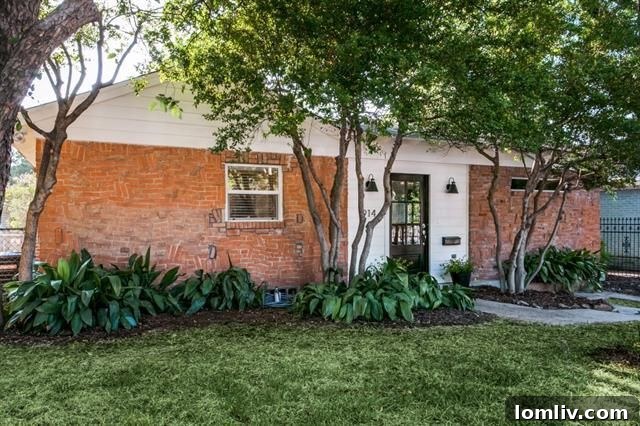 914 Westmount Ave Dallas - Historic California Bungalow Exterior