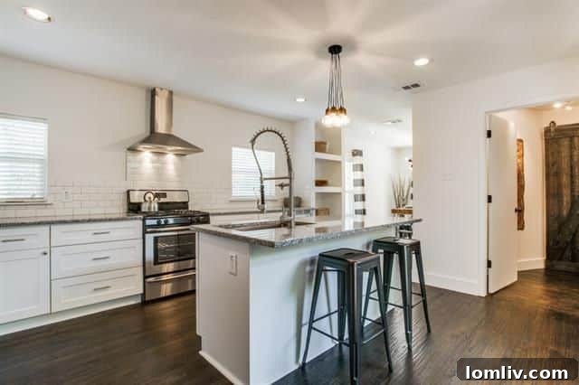 914 Westmount Ave Dallas - Kitchen Island and Breakfast Bar