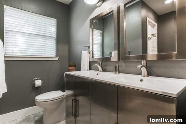 914 Westmount Ave Dallas - Renovated Master Bathroom Dual Vanity