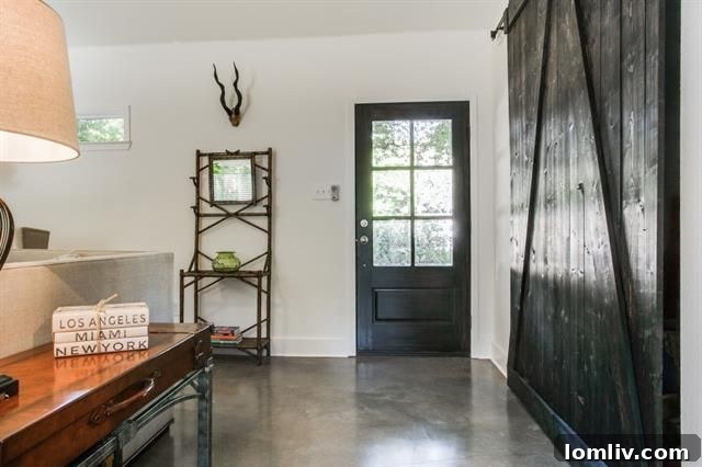 914 Westmount Ave Dallas - Modern Living Space with Concrete Floors