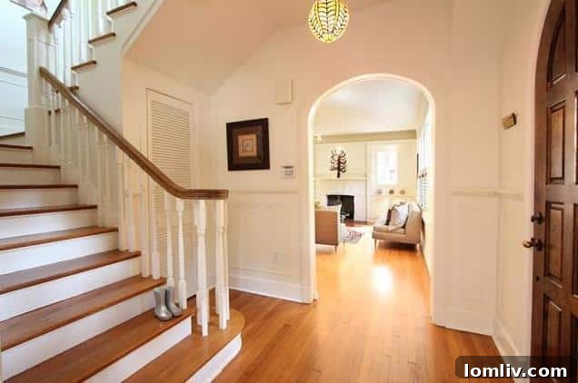 Charming Entryway and Staircase - 5619 Merrimac