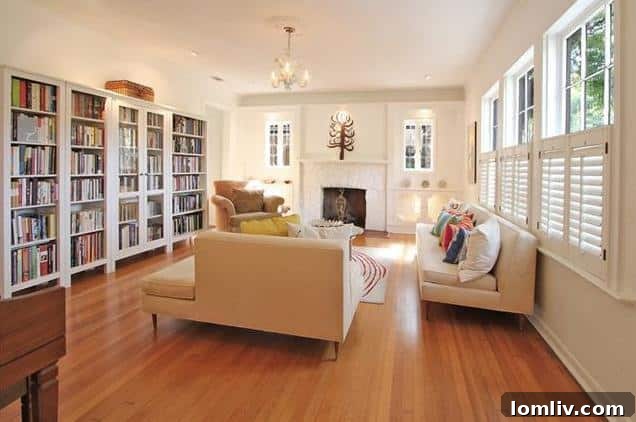 Spacious Living Area with Hardwood Floors - Greenland Hills