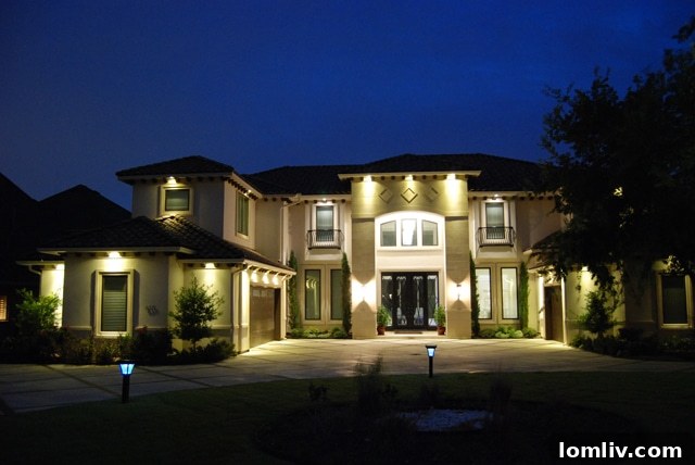 NorthStar Custom Homes' Potluri Residence, an award-winning modern architectural design.