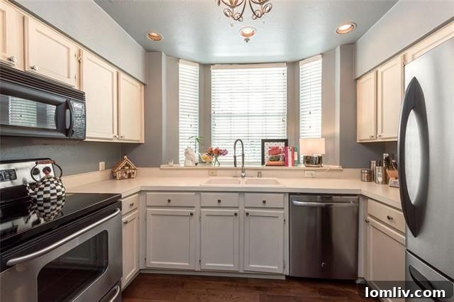 4424 Holland Ave Condo Dining Area Dallas