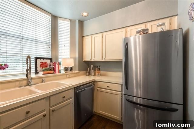 4424 Holland Ave Condo Dining Kitchen View Dallas