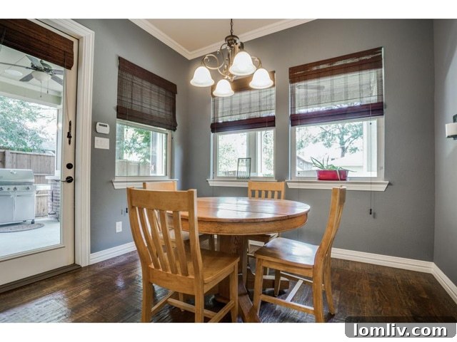 Bright Breakfast Nook at 5932 Richmond