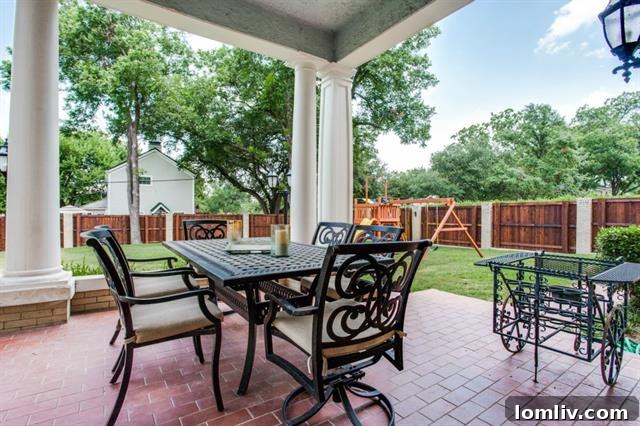 An inviting sitting area, perfect for relaxation or intimate conversations