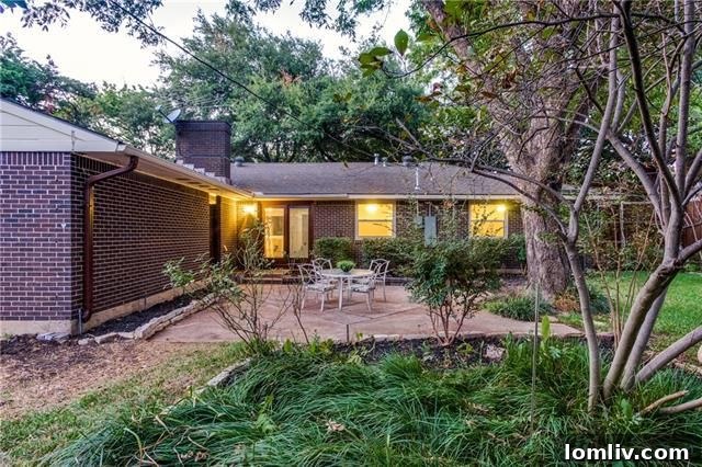 Spacious Backyard Perfect for Outdoor Entertaining at 3506 Warick Dr.