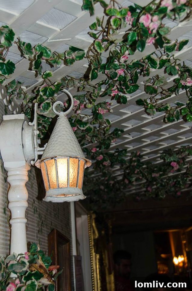 Swan House Trellis Ceiling - Custom Interior Features