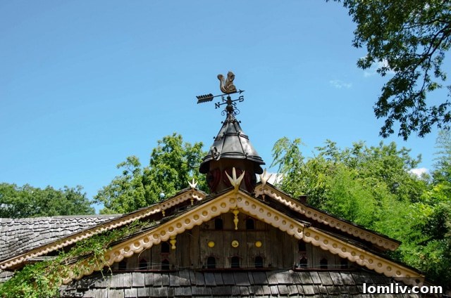 Swan House Weathervane - Unique Roof Ornamentation
