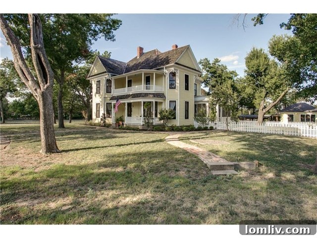 Waxahachie's Victorian Farmhouse A Serendipitous Gem 2 802 Brown Street: A historic Victorian home in Waxahachie, Texas