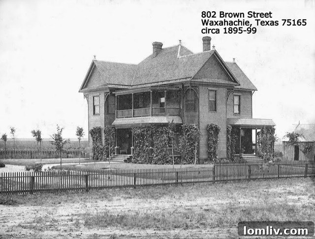 Waxahachie's Victorian Farmhouse A Serendipitous Gem 3 802 Brown Street, Waxahachie: Original 1895 facade