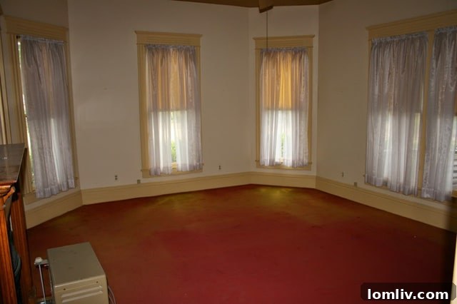 Waxahachie's Victorian Farmhouse A Serendipitous Gem 6 Before renovation: Den interior at 802 Brown Street