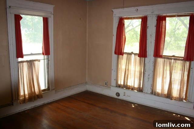 Waxahachie's Victorian Farmhouse A Serendipitous Gem 8 Before renovation: Second bedroom at 802 Brown Street