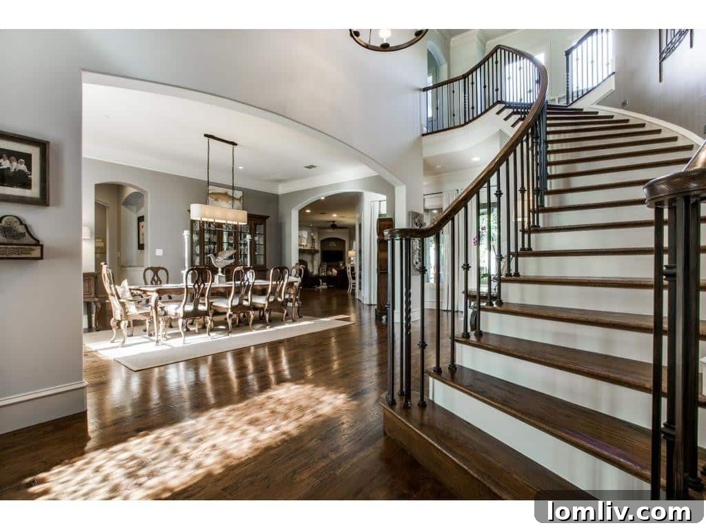 Royal Crest Comfort Food Down the Street 5 Grand Foyer of a Lawnhaven Luxury Home